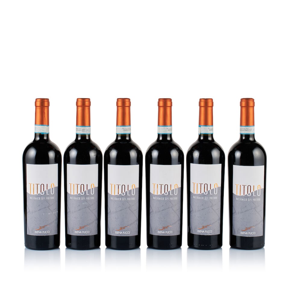 Elena Fucci, Aglianico del Vulture, Titolo, 2013 (6 x 750ml): Elena Fucci, Aglianico del Vulture, Titolo, 2013 (6 x 750ml) Region: Basilicate Fill Level: into neck Capsule: ok Cork: ok Label: 1x very slightly marked, 5x excellent appearance Packaging: neutral ca