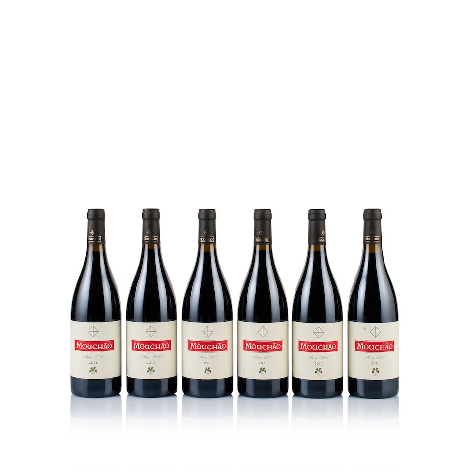 Herdade de Mouchao, Alentejo, Mouchao, 2011 (6 x 750ml): Herdade de Mouchao, Alentejo, Mouchao, 2011 (6 x 750ml) Region: Portugal Fill Level: 6x under 1cm below base of capsules Capsule: ok Cork: 5x ok, 1x very slightly raised Label: 3x slightly scratched, 