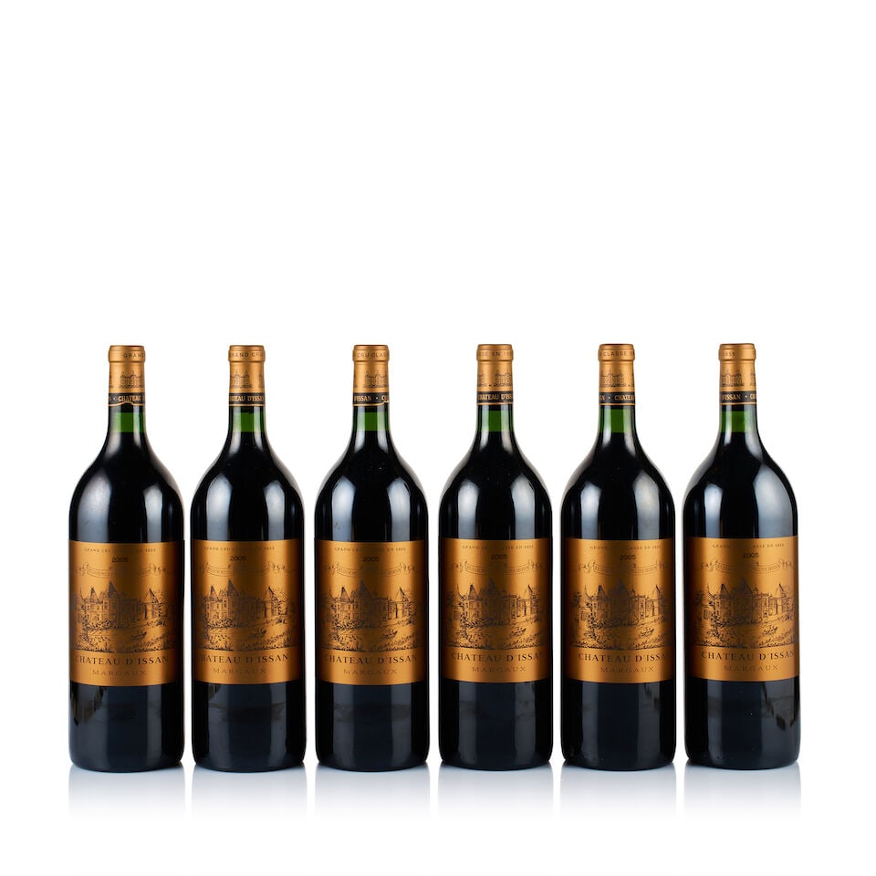 Château d'Issan, Margaux, Grand Cru Classé, 2005 (6 x Magnum): Château d'Issan, Margaux, Grand Cru Classé, 2005 (6 x Magnum) Region: Bordeaux Fill Level: into neck Capsule: 2x creased, 4x ok Cork: 2x very slightly depressed, 4x ok Label: good