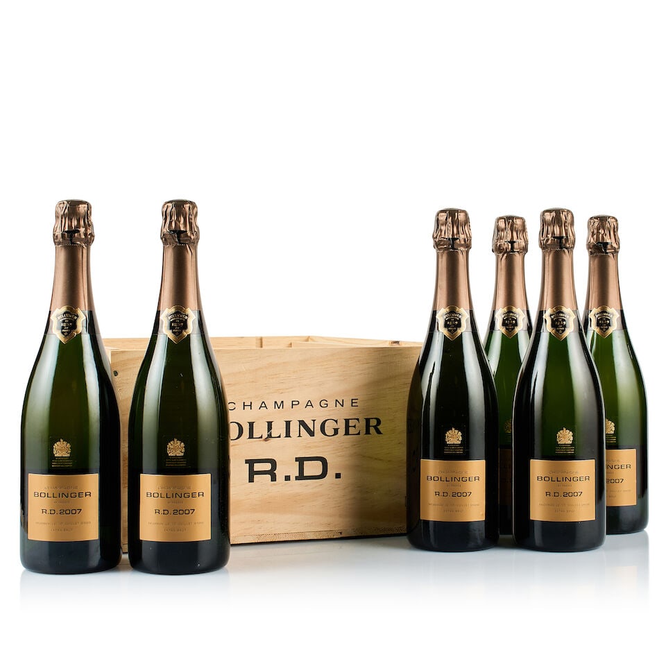 Champagne Bollinger, R.D., Extra-Brut, 2007 (6 x 750ml): Champagne Bollinger, R.D., Extra-Brut, 2007 (6 x 750ml) Region: Champagne Fill Level: excellent Capsule: ok Cork: ok Label: all very slightly peeling Packaging: original wooden case Alcohol Content: