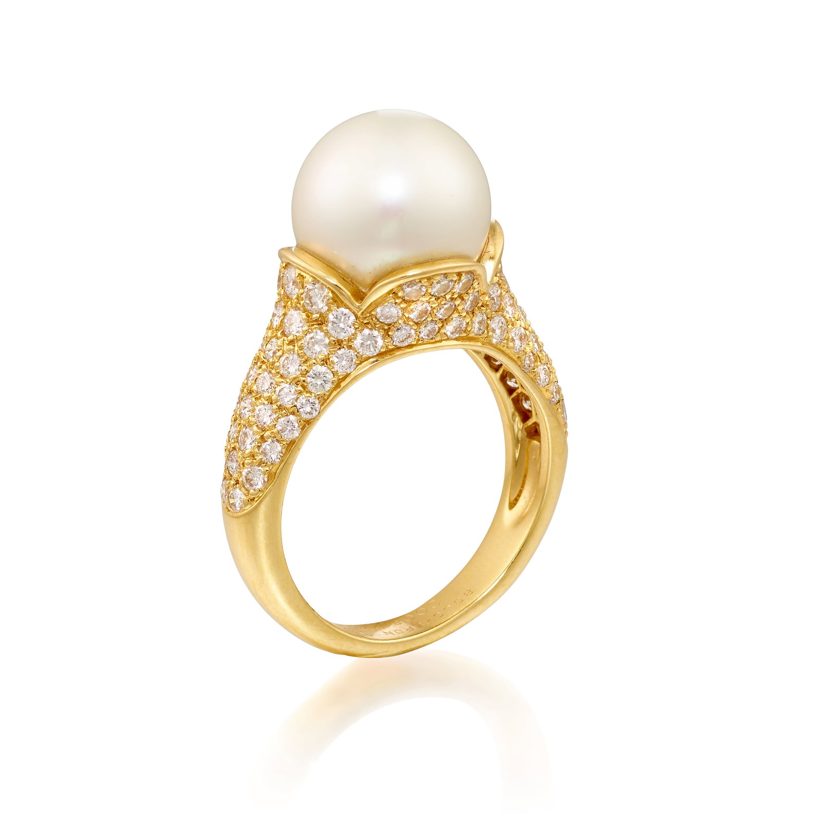 BOUCHERON: AN 18K GOLD, CULTURED PEARL AND DIAMOND RING (1 of 1)