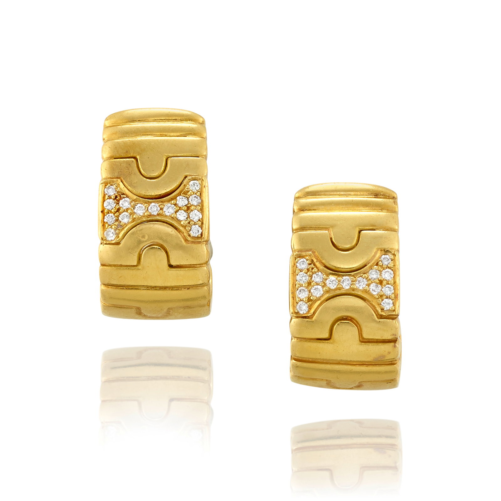 ROBERTO LEGNAZZI: A PAIR OF 18K GOLD AND DIAMOND EARRINGS (1 of 1)