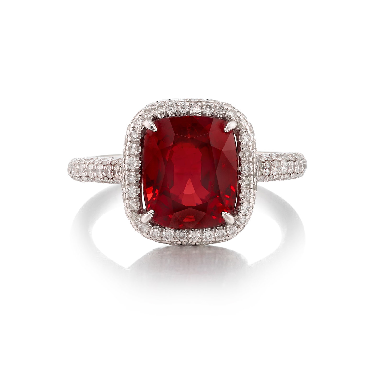 A PLATINUM, SPINEL AND DIAMOND RING (1 of 1)