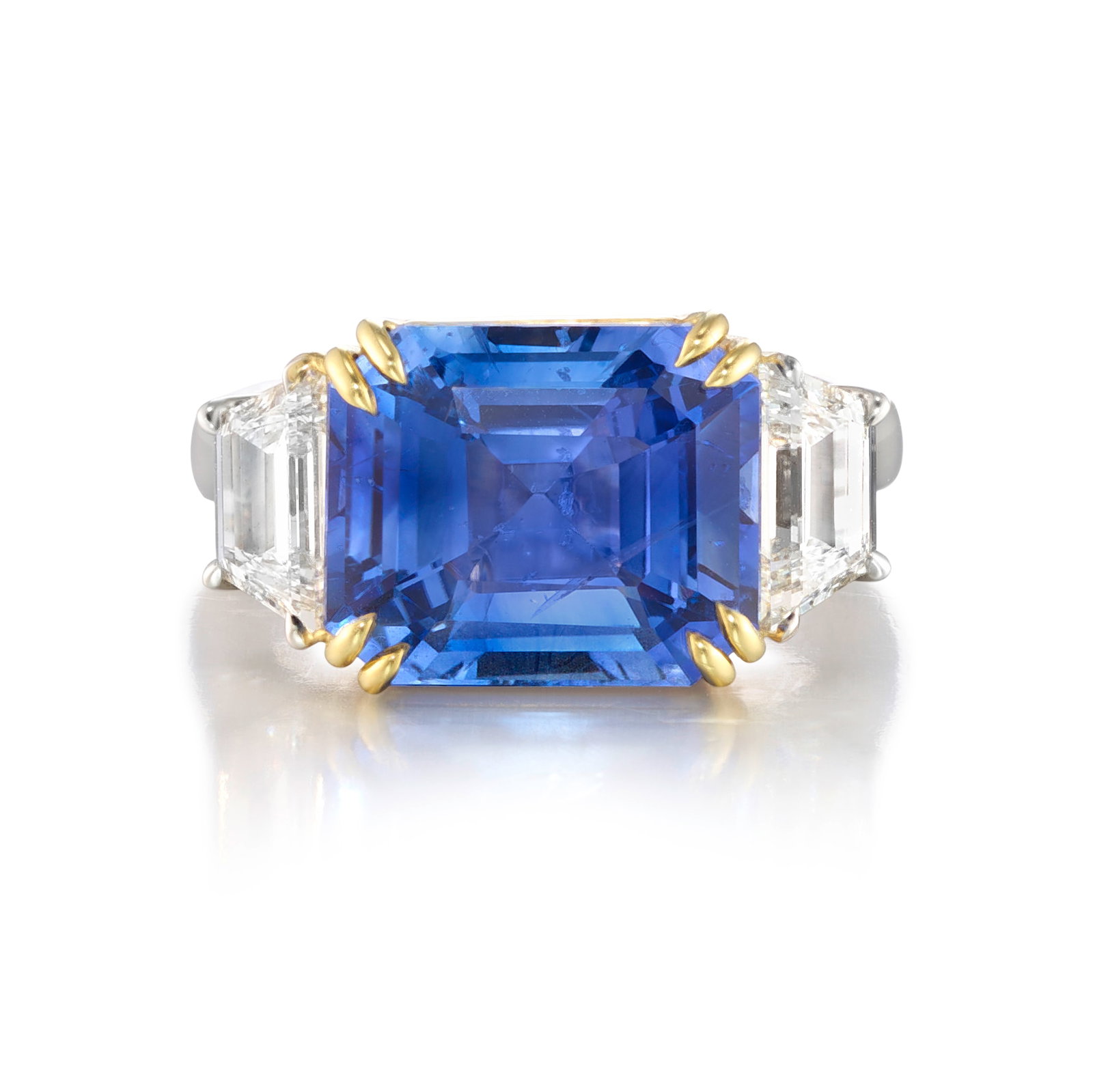 AN 18K GOLD, PLATINUM, SAPPHIRE AND DIAMOND RING (1 of 1)