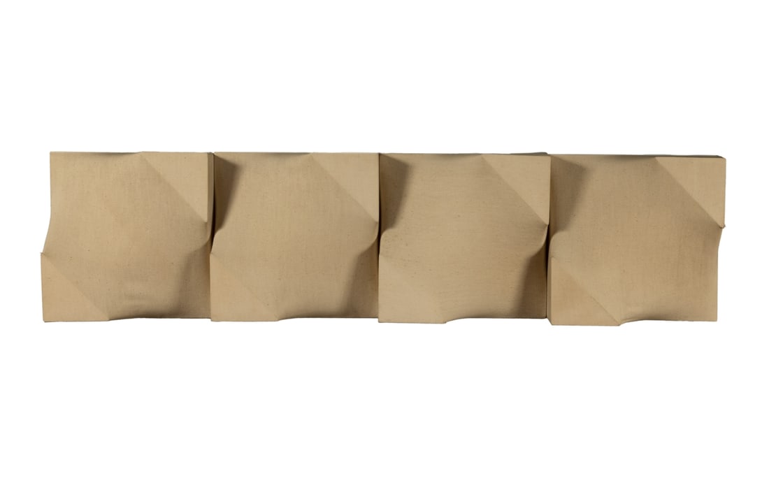 MICHAEL MICHAELEDES (1927-2015) White relief: MICHAEL MICHAELEDES (1927-2015) White relief signé et daté « MICHAEL ANTHONY MICHAELEDES LONDON 1971 » (au revers) cotton duck sur châssis du bois 36 x 142 x 9,5 cm. (14.2 