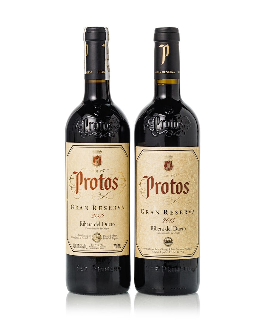 Protos Gran Reserva, 2009 (2x 750ml) Protos Gran Reserva, 2015 (3x 750ml): Protos Gran Reserva, 2009 (2x 750ml) Region: Spain Label: 1x slightly stained Protos Gran Reserva, 2015 (3x 750ml) Region: Spain Lot to be sold without reserve. For further information on this lot ple