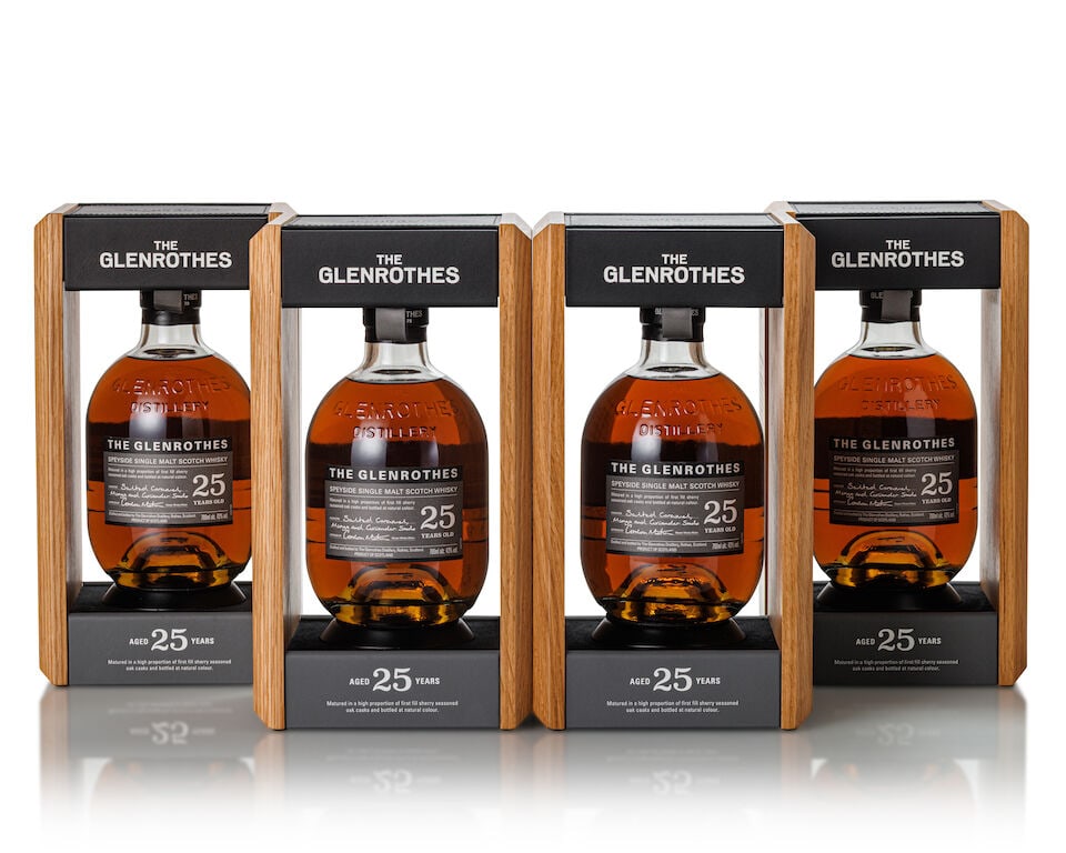 Glenrothes 25 Year Old, NV (4x 700ml): Glenrothes 25 Year Old, NV (4x 700ml) Region: Speyside Label: 4x good labels Packaging: 4x original wooden presentation cases Miscellaneous: in original outer carton Alcohol content: 43% ABV Notes: Di