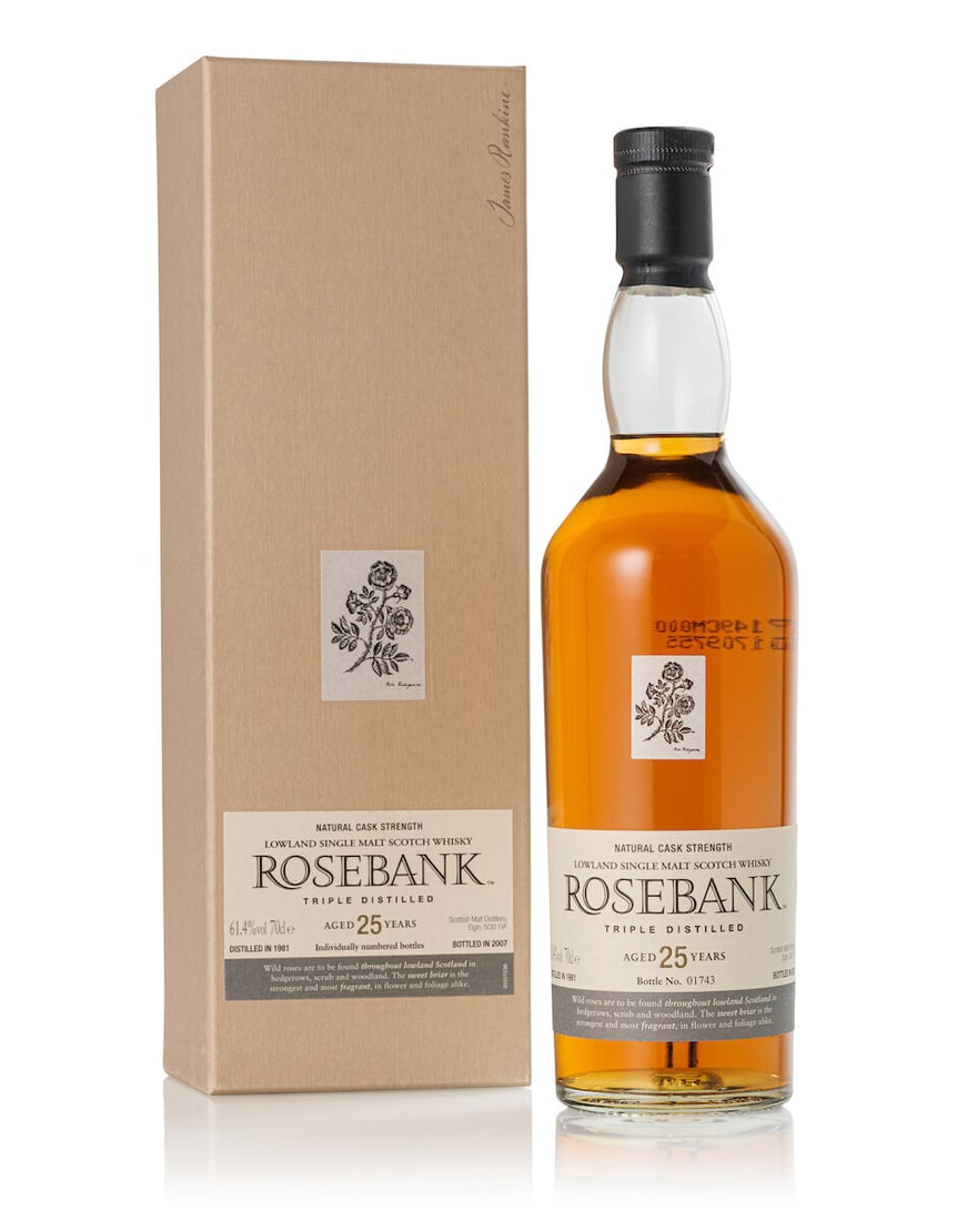 Rosebank 25 Year Old Cask Strength, 1981 (1x 700ml): Rosebank 25 Year Old Cask Strength, 1981 (1x 700ml) Region: Lowland Fill Level: base neck Capsule: slightly scuffed capsule Label: good label Packaging: original carton with slightly stained
