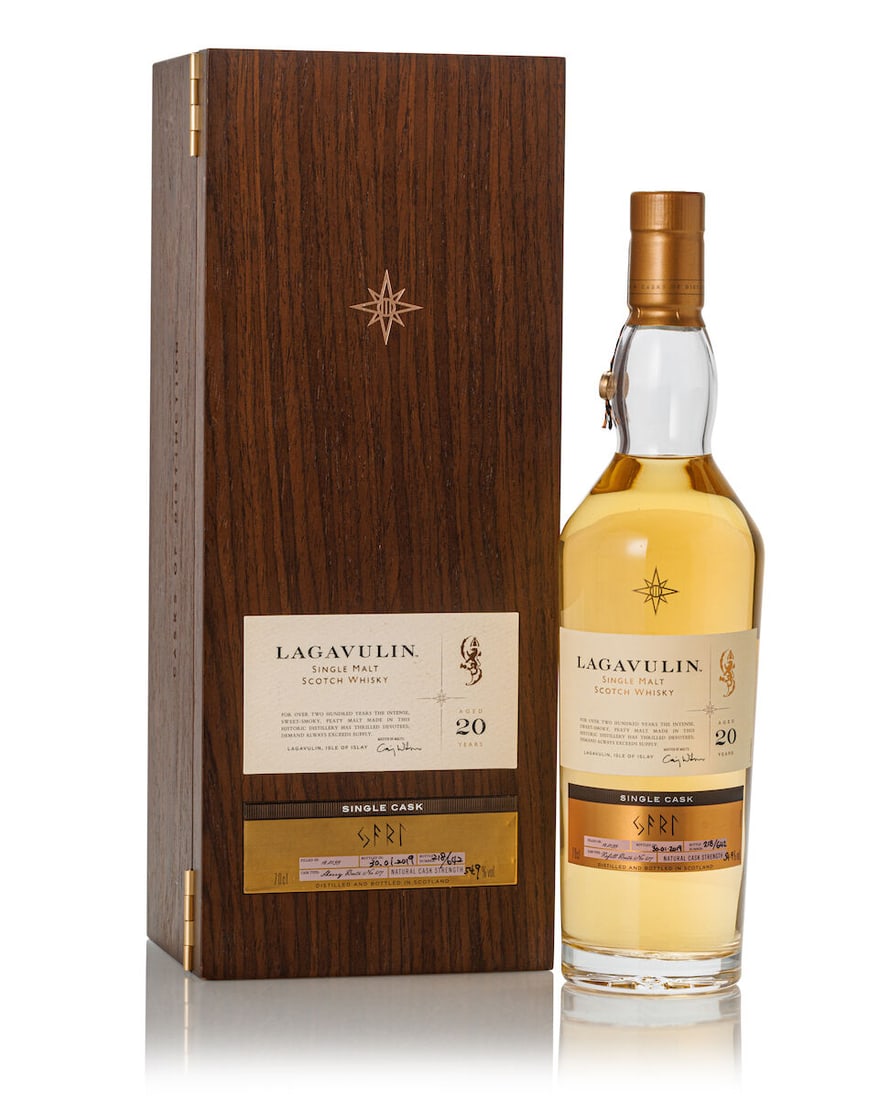 Lagavulin Casks of Distinction 20 Year Old (1x 700ml): Lagavulin Casks of Distinction 20 Year Old (1x 700ml) Region: Islay Fill Level: very top shoulder Label: good label Packaging: scuffed wooden presentation case Alcohol content: 54.9% ABV Notes: