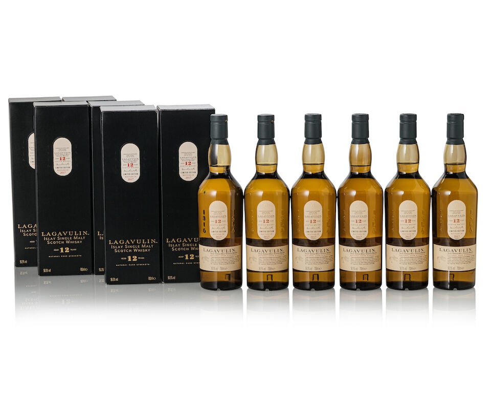 Lagavulin 12 Year Old 2017 Release (6x 700ml): Lagavulin 12 Year Old 2017 Release (6x 700ml) Region: Islay Fill Level: 6x into neck Label: 6x good labels Packaging: 6x slightly creased original cartons Miscellaneous: in original outer