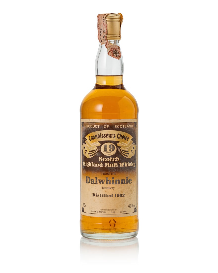 Dalwhinnie G&M Connoisseurs Choice 19 Year Old, 1962 (1x 750ml): Dalwhinnie G&M Connoisseurs Choice 19 Year Old, 1962 (1x 750ml) Region: Highland Fill Level: into neck Label: heavily stained label Alcohol content: 40% ABV Notes: bottled by Gordon & Macphail.