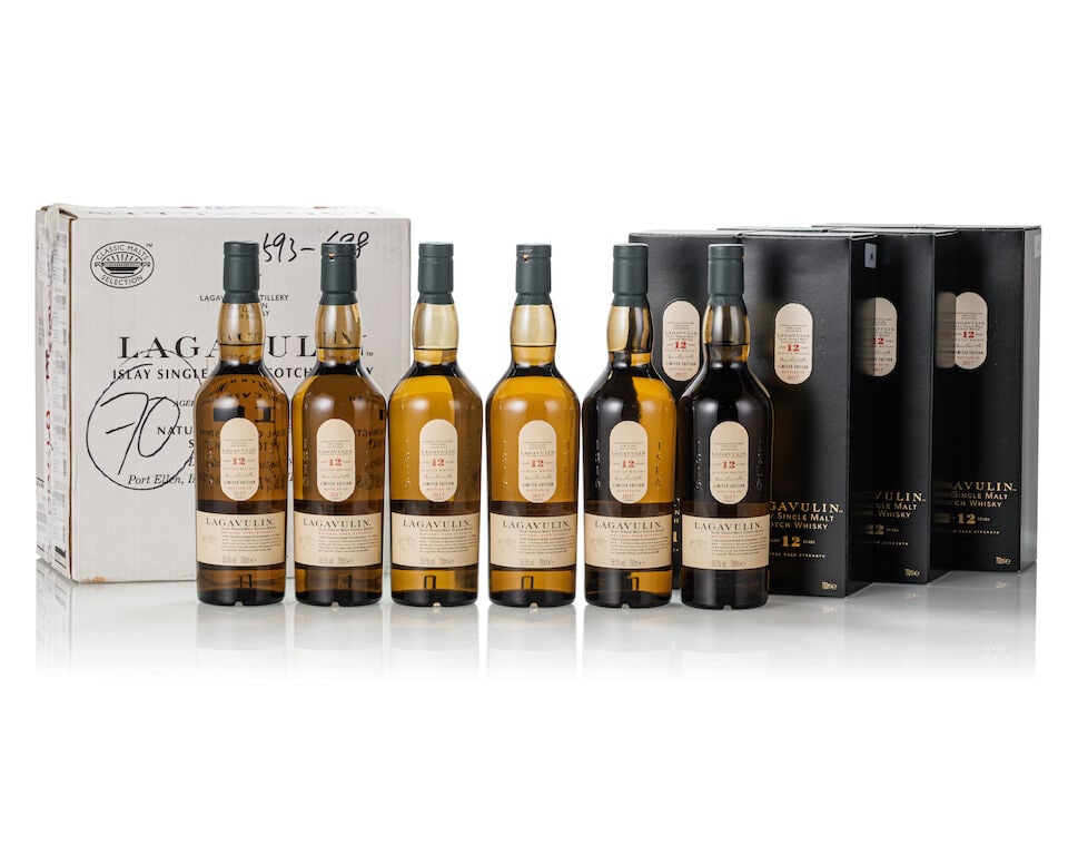 Lagavulin 12 Year Old 2017 Release (6x 700ml): Lagavulin 12 Year Old 2017 Release (6x 700ml) Region: Islay Fill Level: 6x into neck Label: 6x good labels Packaging: 6x slightly creased original cartons Miscellaneous: in original outer