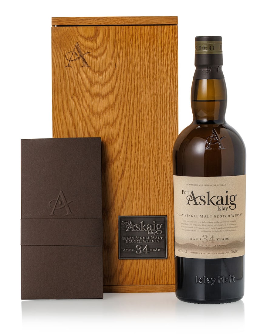 Port Askaig 34 Year Old, 1983 (1x 700ml): Port Askaig 34 Year Old, 1983 (1x 700ml) Region: Islay Fill Level: into neck Label: good label Packaging: original wooden case with original booklet Alcohol content: 49.7% ABV Notes: distilled 22 Dece