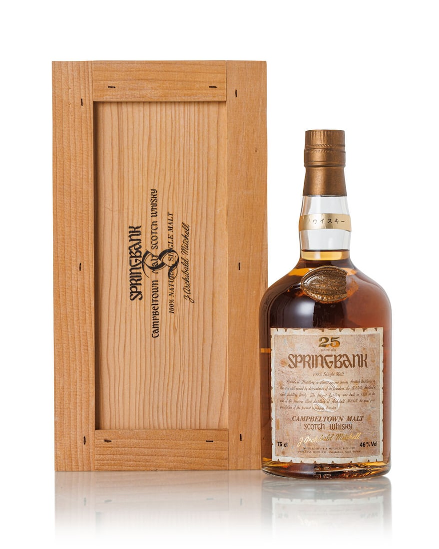 Springbank 25 Year Old (1x 750ml): Springbank 25 Year Old (1x 750ml) Region: Campbeltown Fill Level: into neck Label: bin soiled, slightly stained and discoloured label. Packaging: in original wooden case Miscellaneous: chipped wax nec