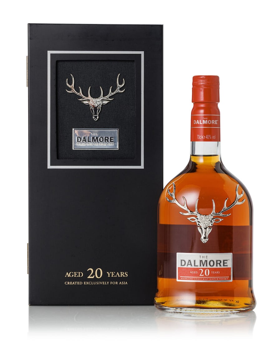Dalmore 20 Year Old (1x 700ml): Dalmore 20 Year Old (1x 700ml) Region: Highland Fill Level: base neck Label: good label Packaging: original wooden case Miscellaneous: in worn outer carton Alcohol content: 40% ABV Notes: Disitlled,