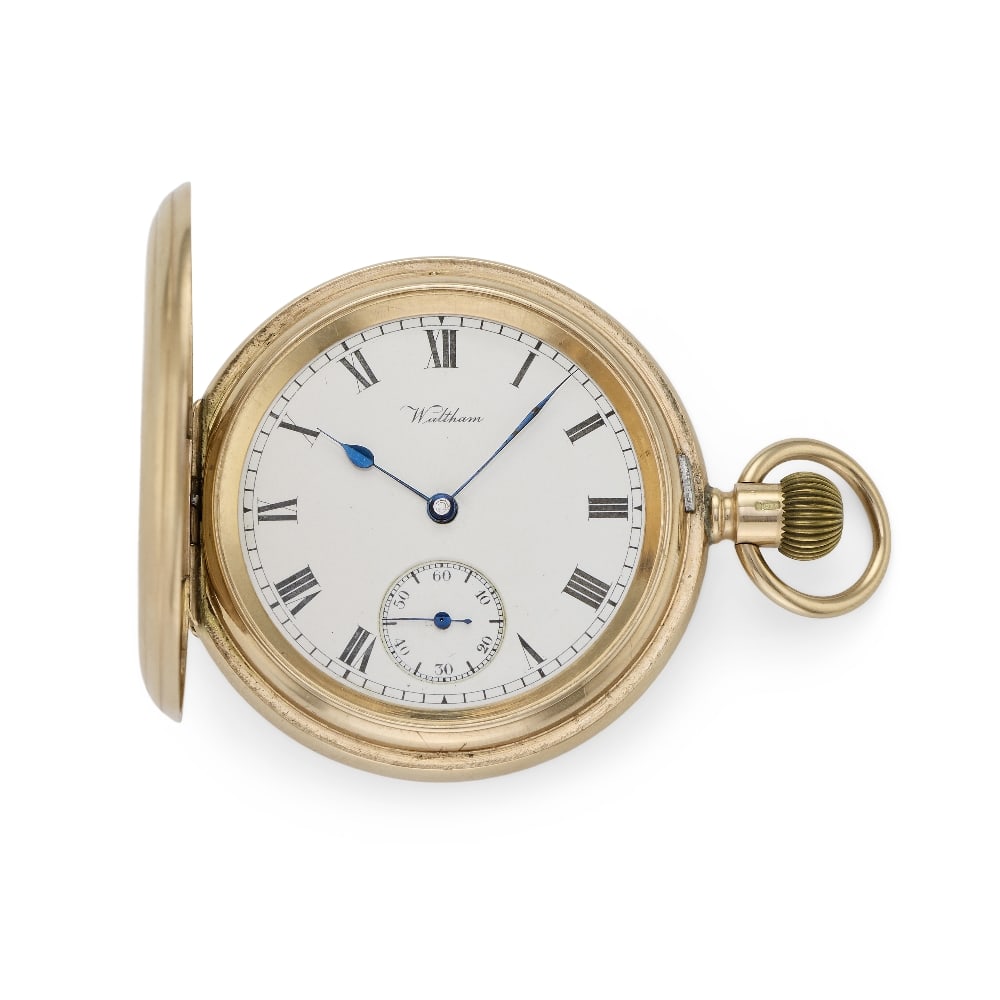 Waltham. A 9K gold keyless wind full hunter pocket watch Chester Hallmark for 1918: Waltham. A 9K gold keyless wind full hunter pocket watch Date: Chester Hallmark for 1918 Movement: Swiss lever, cut and compensated bi-metallic balance, No.12030580 Dial: White, black Roman numeral ho