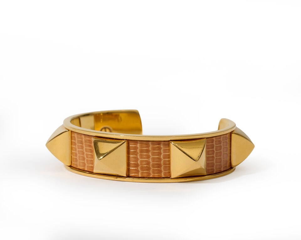 Hermès Paris. Bracelet clous métal doré et cuir de lézard camel. Hermès... (1 of 3)