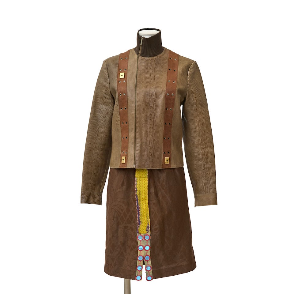 Christian Dior, Prêt à Porter, Printemps/Eté 2002. Ensemble composé d'une ve... (1 of 3)