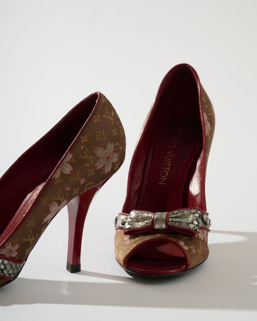 Louis Vuitton x Takashi Murakami, circa 2003. Deux paires d'escarpins peep-toes. Louis Vuitton x... - 2
