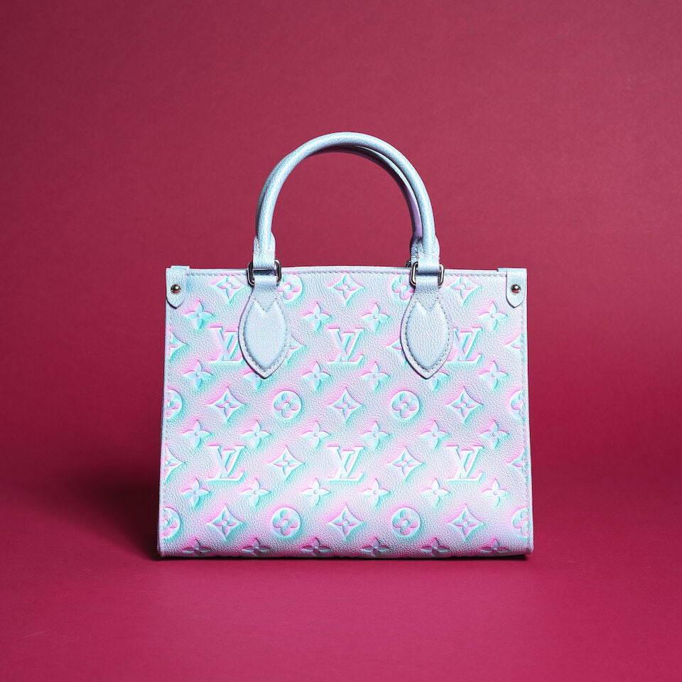 Louis Vuitton, collection en Edition Limitée Stardust Eté 2022. Sac OnTheGo PM en cuir... - 3