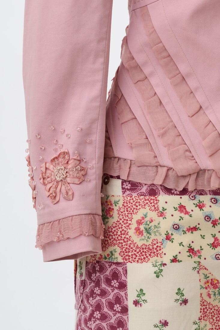 John Galliano, collection Prêt à Porter, 2008. Ensemble rose jupe patchwork et veste f... - 2