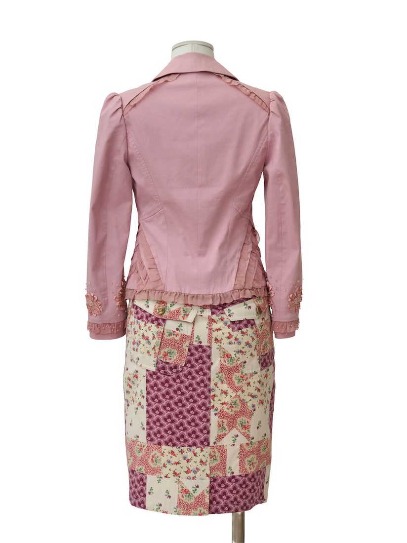 John Galliano, collection Prêt à Porter, 2008. Ensemble rose jupe patchwork et veste f... - 3