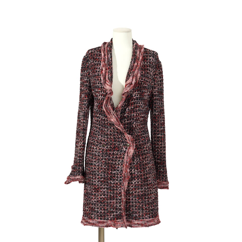 Chanel, collection Prêt à Porter Automne/Hiver 1997. 7/8 en maille lurex noire et rose...: Chanel, collection Prêt à Porter Automne/Hiver 1997. 7/8 en maille lurex noire et rose. Chanel, Ready-to-Wear Autumn/Winter 1997 collection. 7/8 length in black and pink lurex