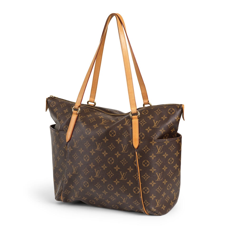Louis Vuitton. Sac Totally en toile Monogram et cuir naturel. Louis Vuitton. Totally bag in Mono... (1 of 2)