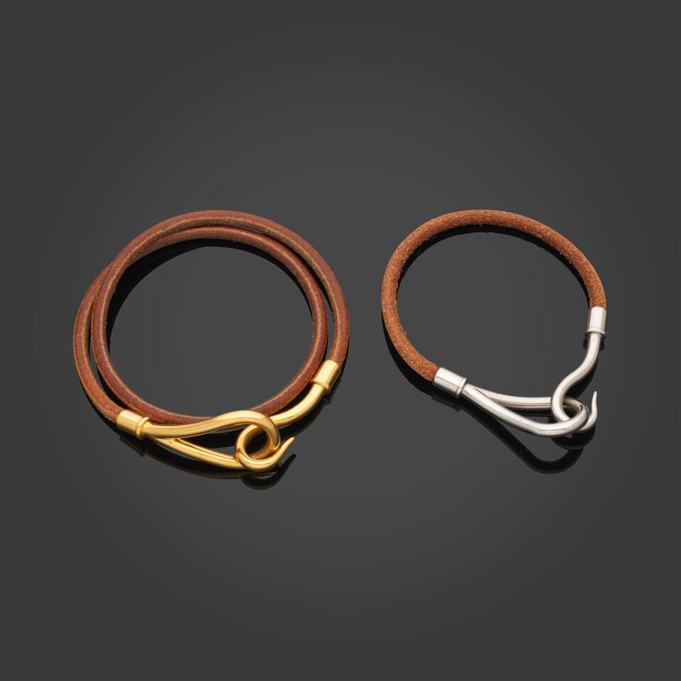 Hermès Paris. Bracelet et collier Jumbo. Hermès Paris. Jumbo bracelet and necklace.: Hermès Paris. Bracelet et collier Jumbo. Hermès Paris. Jumbo bracelet and necklace. Bracelet en métal palladié et collier en métal doré. Bracelet in palladium-plated