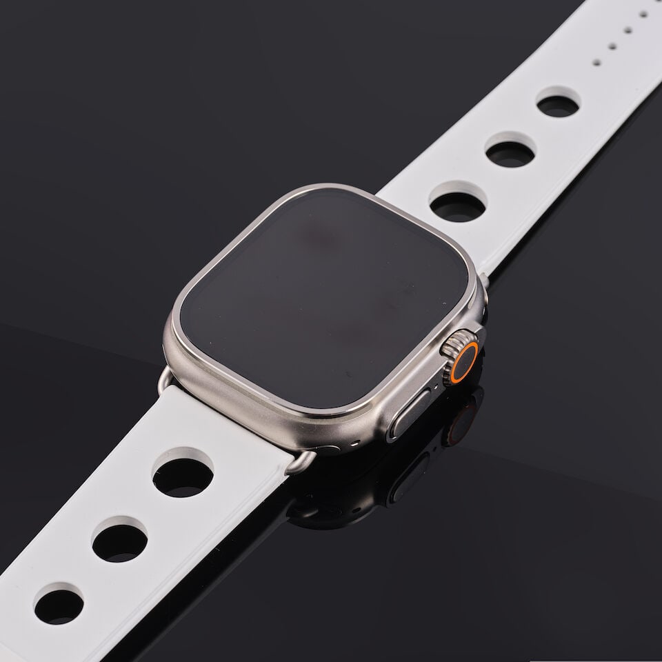 Hermès Paris x Apple. Boîtier Ultra en titane et ceramique 49 mm avec son bracelet. He... - 2