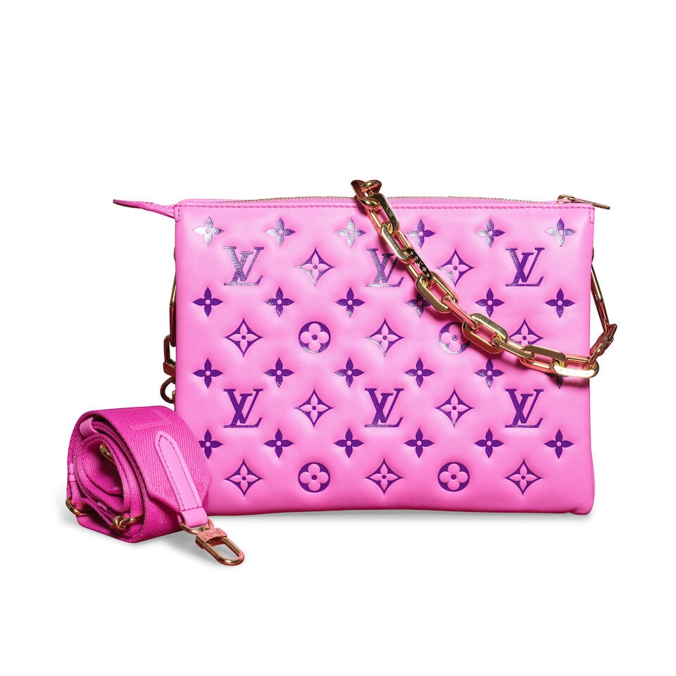 Louis Vuitton, année 2021. Sac Coussin PM en cuir agneau Monogram Empreinte rembourré ...: Louis Vuitton, année 2021. Sac Coussin PM en cuir agneau Monogram Empreinte rembourré rose, violet. Louis Vuitton, year 2021. Coussin PM bag in padded Monogram Empreinte lambskin, pink, purp