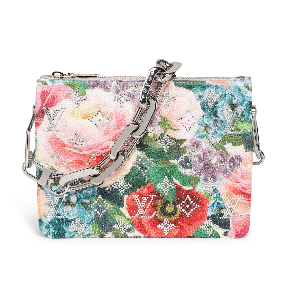Louis Vuitton, année 2022. Sac Coussin BB en satin Monogram Empreinte rembourré, impri... - 2