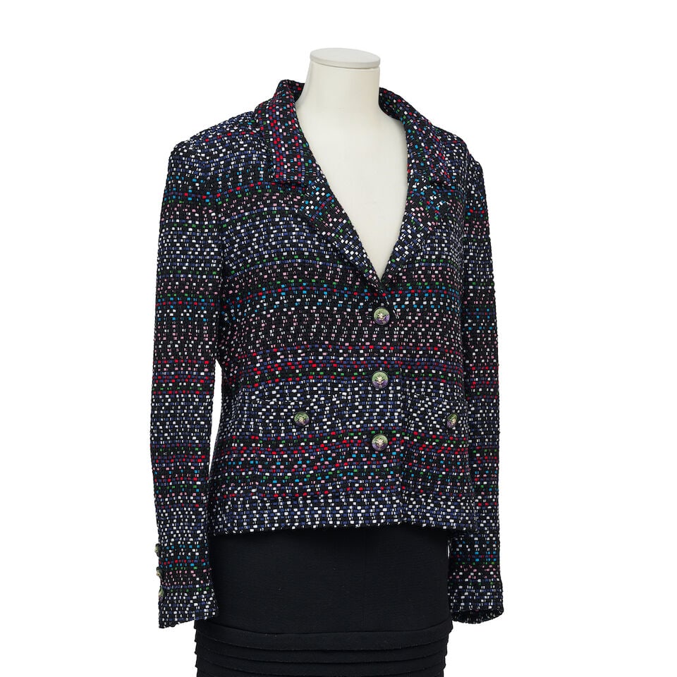 Chanel, collection Prêt-à-Porter Printemps/Eté 2017. Veste courte en tweed noir c... (1 of 1)