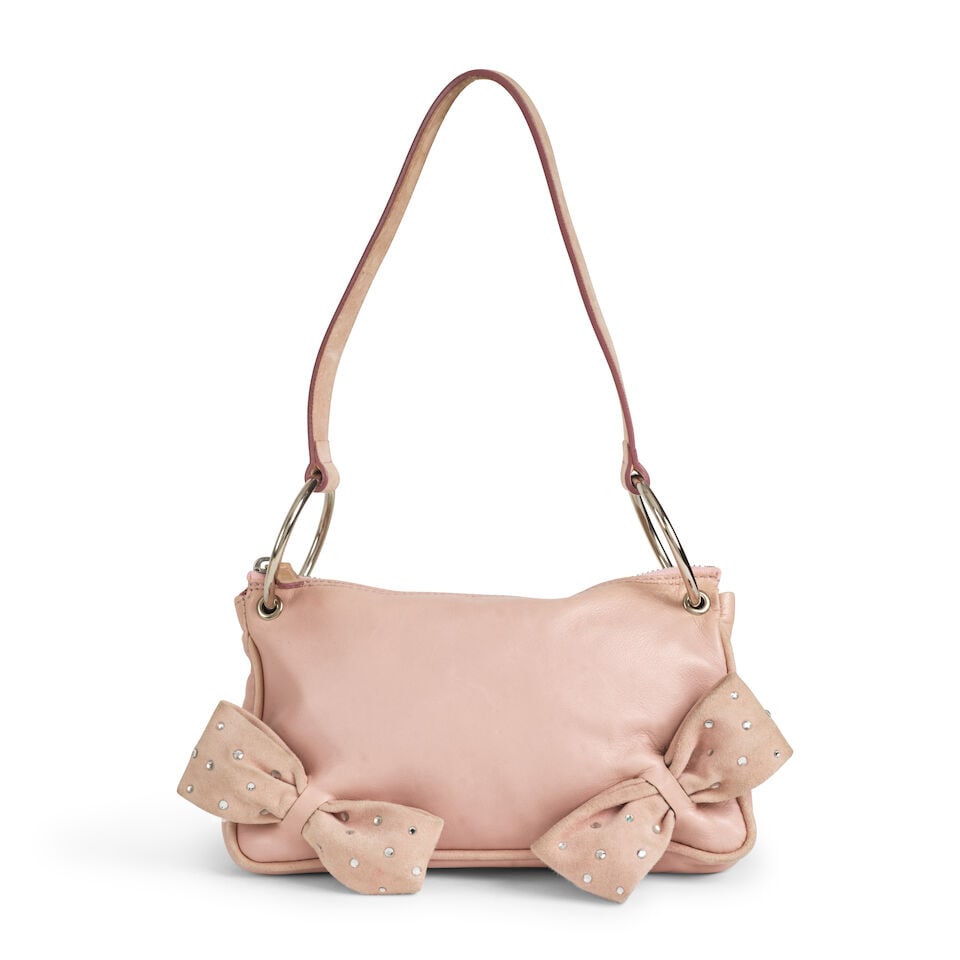 John Galliano. Sac Mini Zippe en cuir et daim rose clair. John Galliano. Mini Zippe bag in light...: John Galliano. Sac Mini Zippe en cuir et daim rose clair. John Galliano. Mini Zippe bag in light pink leather and suede. Condition grade : B. 22 x 12 x 2,5 cm. Footnotes: Bon état