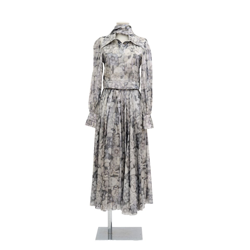 Chanel, collection Prêt à Porter, Automne/Hiver 2016. Ensemble en lurex argent imprim&...: Chanel, collection Prêt à Porter, Automne/Hiver 2016. Ensemble en lurex argent imprimé à motif de chats. Chanel, Ready-to-Wear collection, Autumn/Winter 2016. Silver lurex