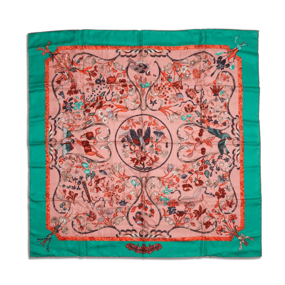 Hermès. Carré en soie Pierres D'orient et d'Occident dans les tons rose, verts. Herm&#...: Hermès. Carré en soie Pierres D'orient et d'Occident dans les tons rose, verts. Hermès. Silk scarf Pierre d'orient et d'Occident in shades of pink and green. Dessin Zoé