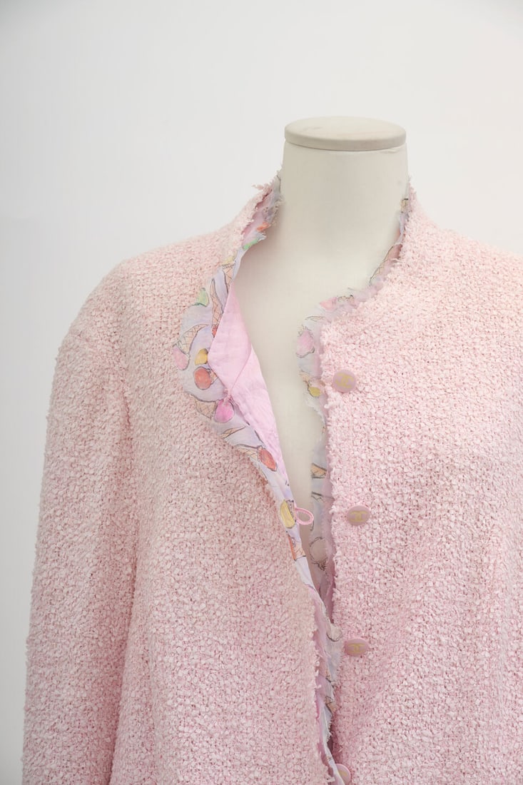Chanel, collection Prêt à Porter, Croisière 2004. Veste en tweed rose et mousseli... - 3
