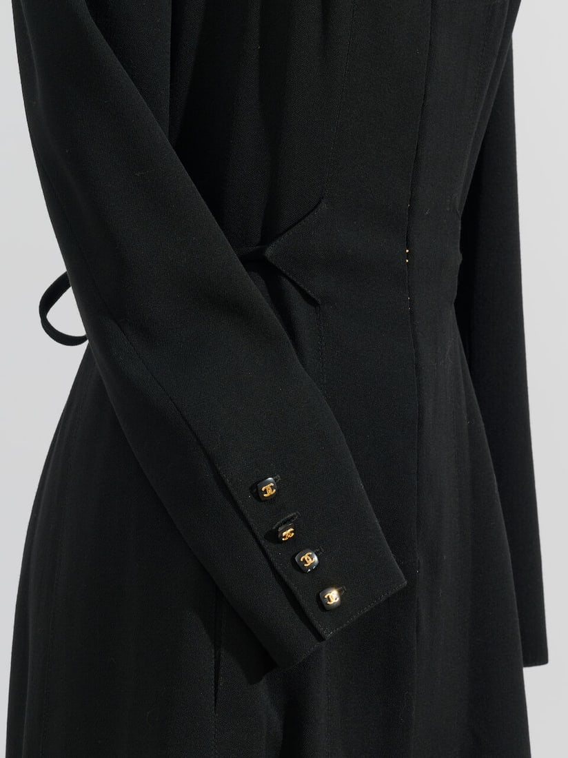Chanel, collection Prêt-à-Porter, Automne/Hiver 1996. Manteau long en tweed noir. Chan... - 3