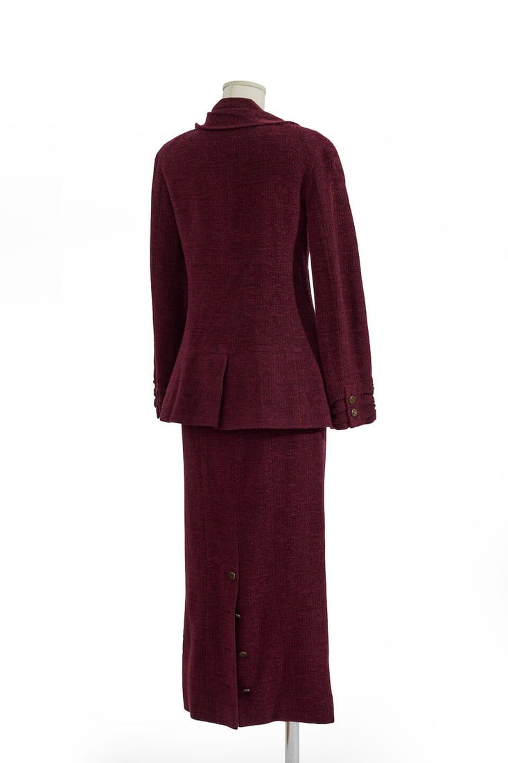 Chanel, collection Prêt-à-Porter, Automne/Hiver 1998. Tailleur jupe en tweed chiné... - 2