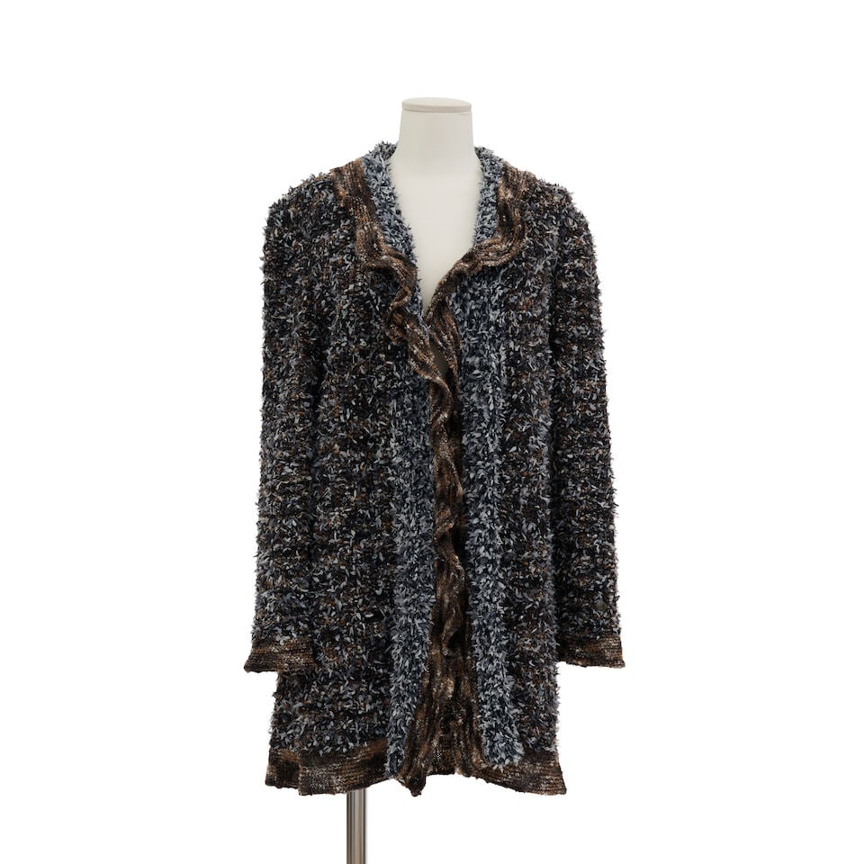 Chanel, collection Prêt-à-Porter, Automne/Hiver 1997. Veste longue en tweed effiloch&#... (1 of 1)