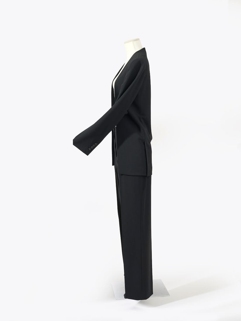 Hermès Paris. Ensemble veste et pantalon en laine noire. Hermès Paris. Black wool jack... - 2