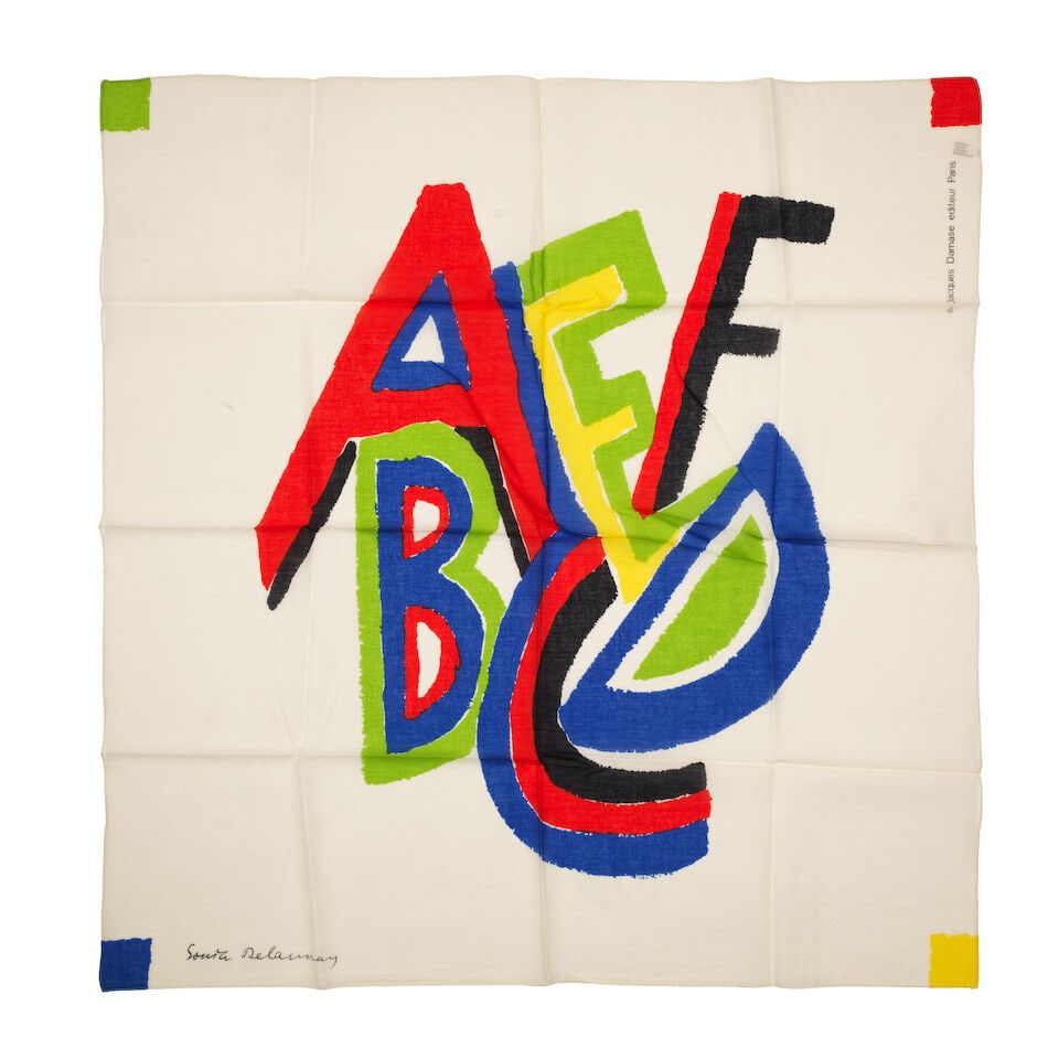 SONIA DELAUNAY (1885-1979) Foulards, circa 1975 Ensemble de trois foulards dont deux en soie et ... - 4