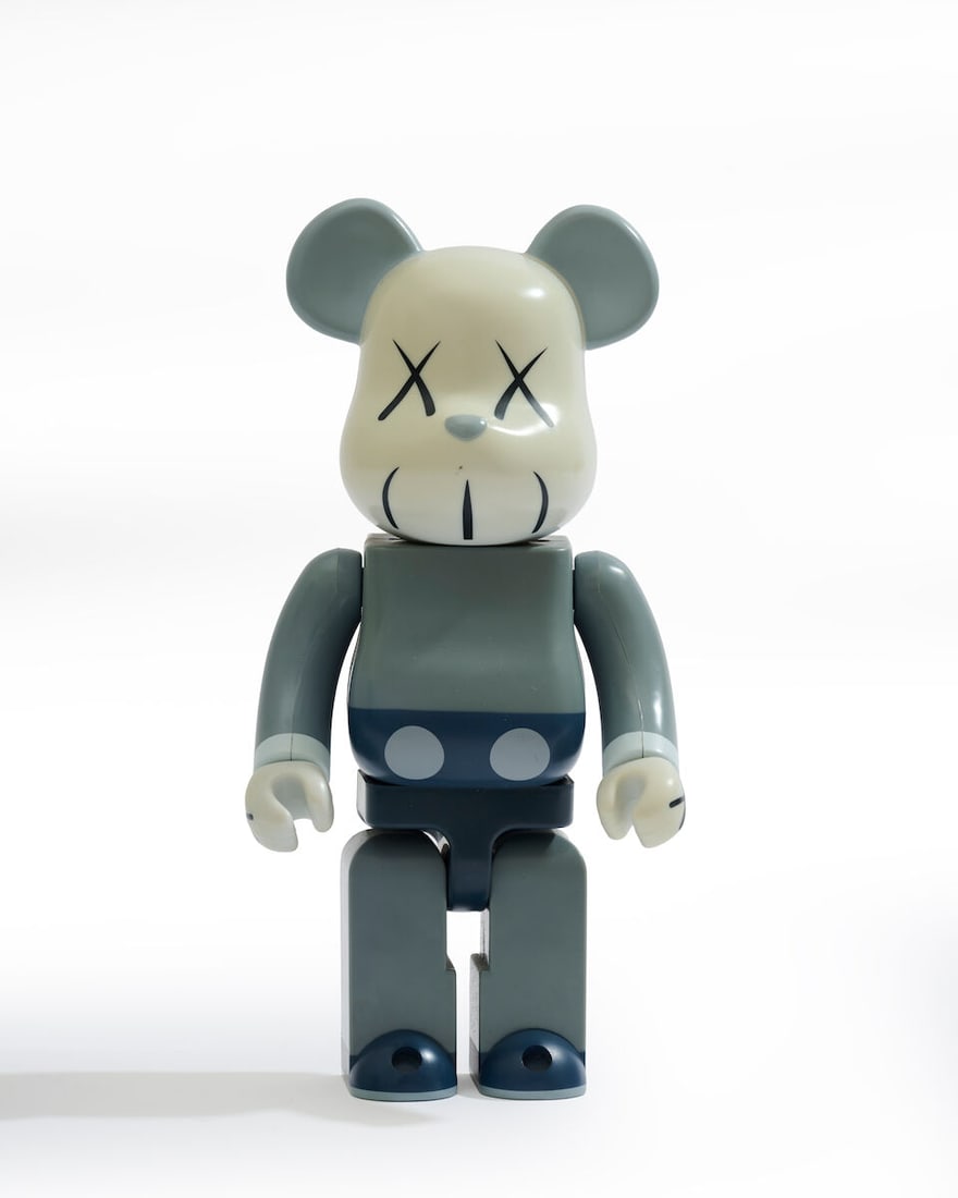 KAWS (NE EN 1984) Companion Bearbrick 400% (Grey/Blue), 2006 Figurine en vinyle peintEmpreinte a... - 4
