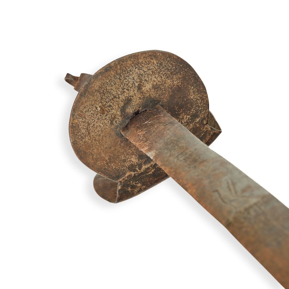 An unusual broadsword - 3