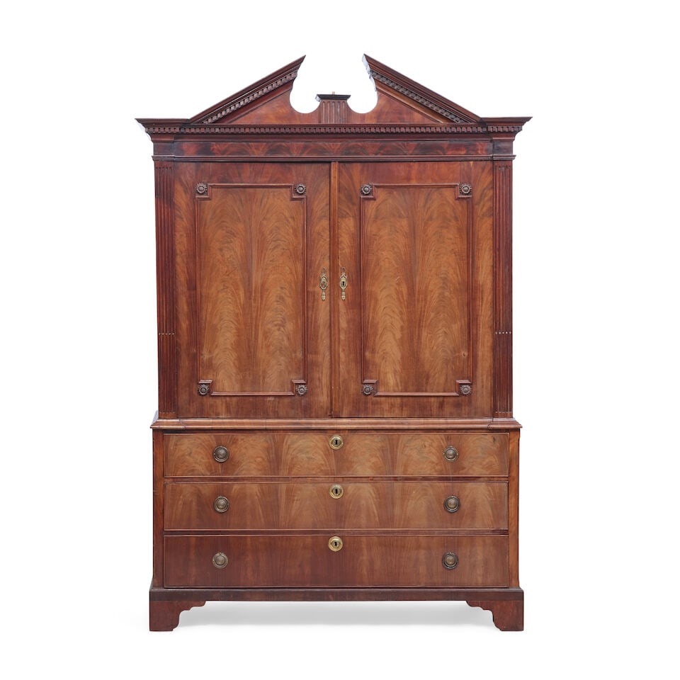 A large George III mahogany linen press Third quarter 18th century - 2