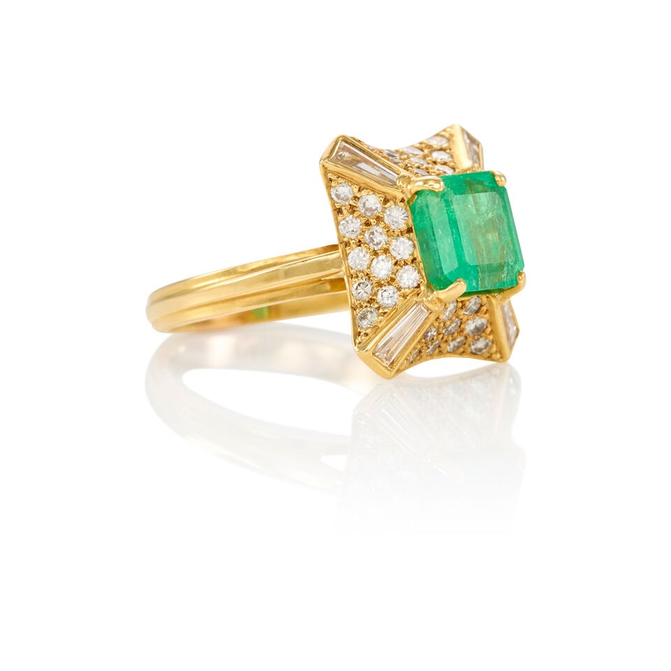 18K GOLD, EMERALD AND DIAMOND RING - 2