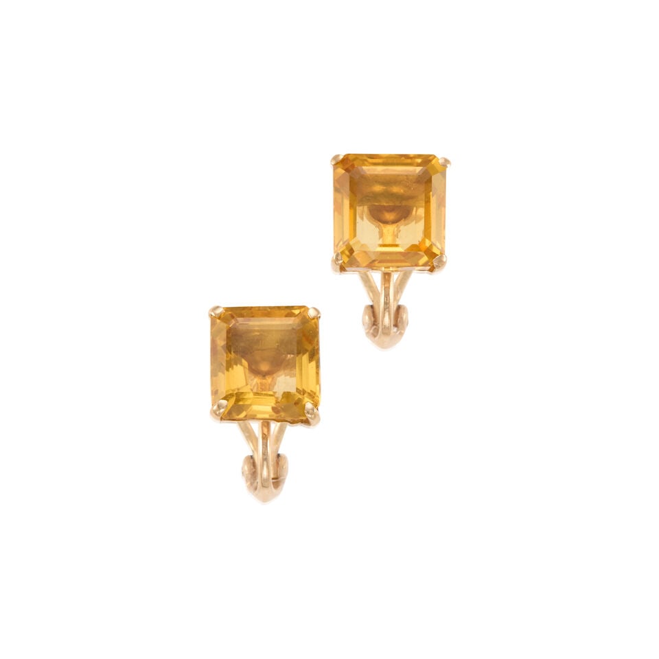 PAIR OF 14K GOLD AND CITRINE EARCLIPS: PAIR OF 14K GOLD AND CITRINE EARCLIPS • 14k yellow gold • 2 rectangular-shaped citrines weighing approximately 8.30 - 8.60 carats total • Measures 3/4 x 1/2 in. • Estimated