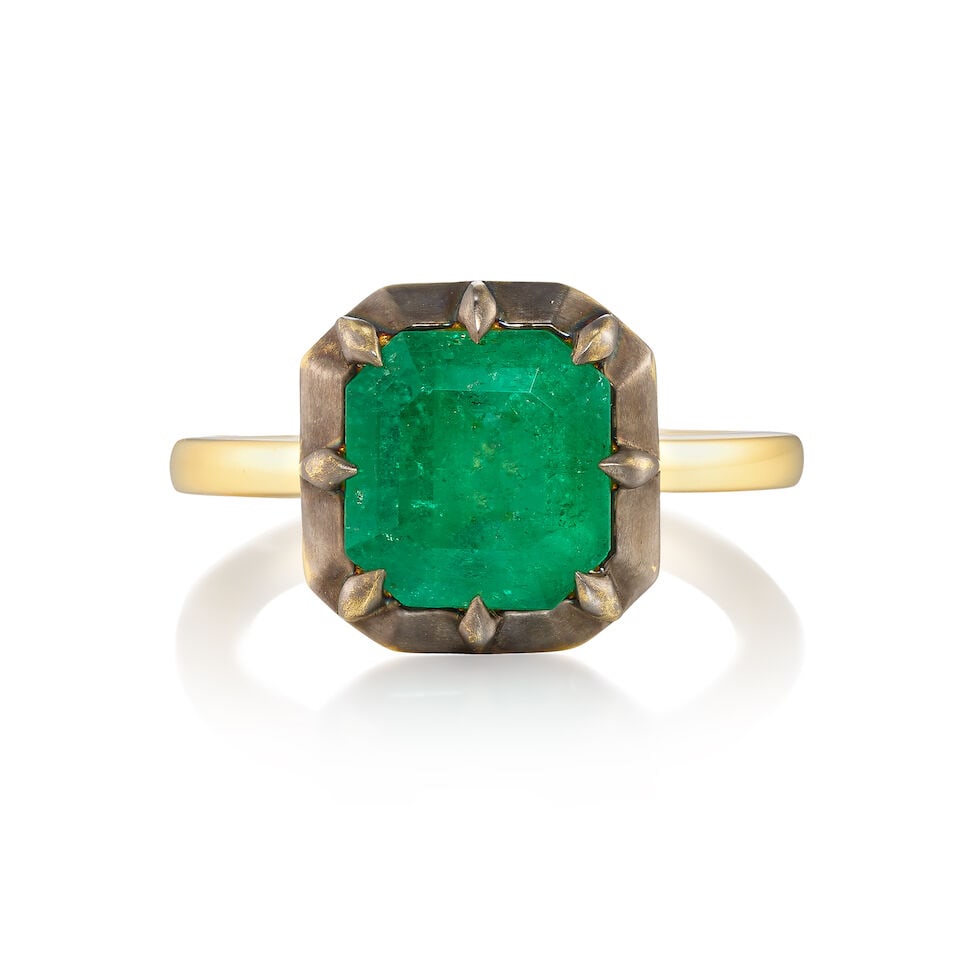 18K GOLD AND EMERALD RING: 18K GOLD AND EMERALD RING • 18K yellow and blackened gold • 1 rectangular emerald weighing approximately 2.40 - 2.50 carats • Size 6 1/2 • Estimated gross weight: 6.8