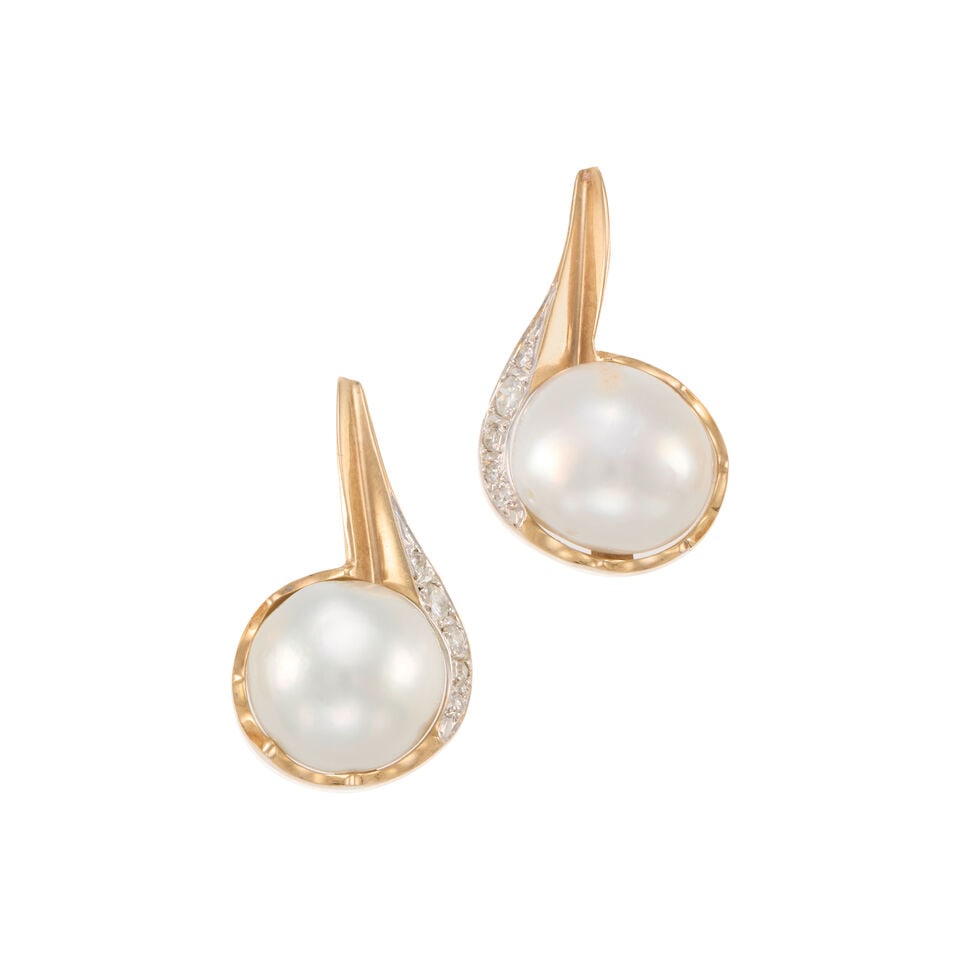 PAIR OF 14K GOLD, CULTURED PEARL AND DIAMOND EARCLIPS: PAIR OF 14K GOLD, CULTURED PEARL AND DIAMOND EARCLIPS • 14k yellow and white gold • 10 round diamonds weighing approximately 0.18 - 0.28 carat total • 2 semi-baroque cultured pearls