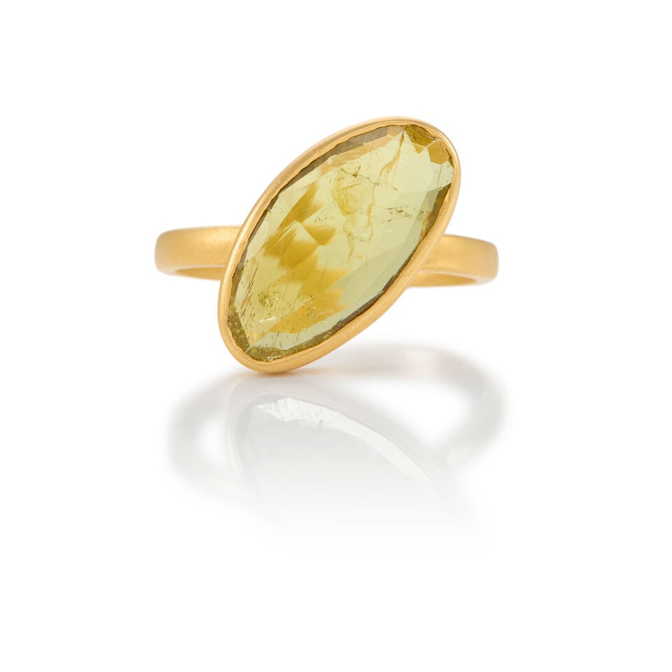 18K GOLD AND TOURMALINE RING: 18K GOLD AND TOURMALINE RING • 18K yellow gold • One tourmaline measuring approximately 15.87mm x 8.13mm x 2.53mm • Size 6 1/4 • Estimated gross weight: 3.2